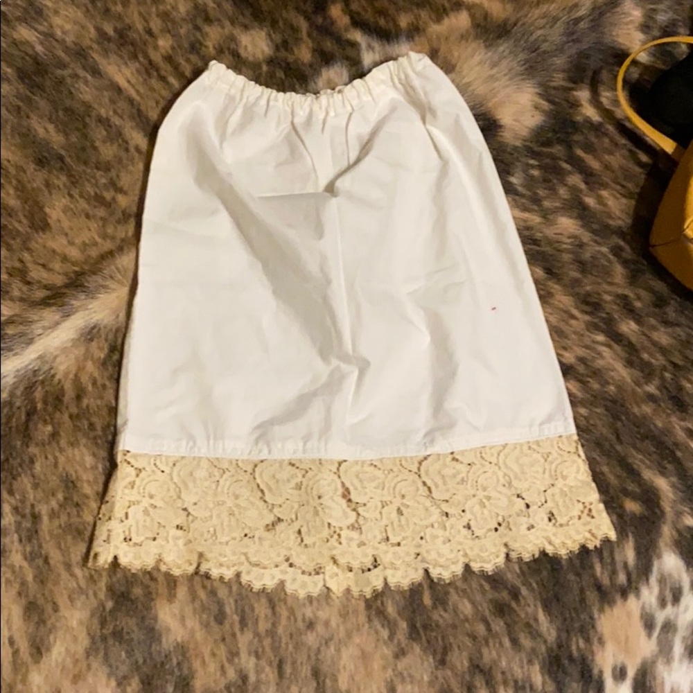 Lace Petty/ Under skirt